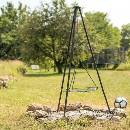 Сasa de vacaciones Traumhaus Mit „park“: Landidylle Mitten Im Zentrum