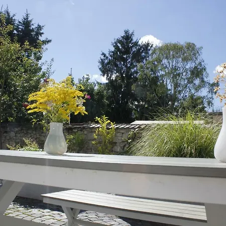 Traumhaus Mit „park“: Landidylle Mitten Im Zentrum