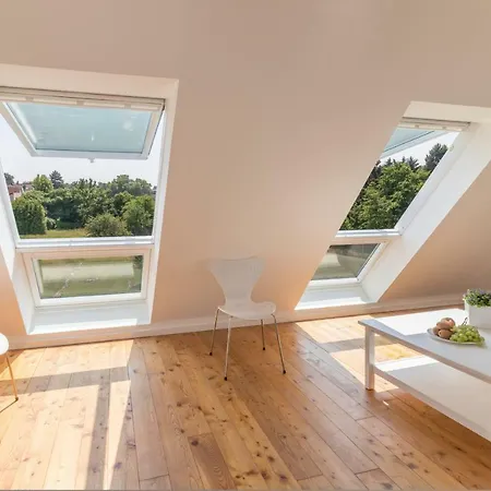 Traumhaus Mit „park“: Landidylle Mitten Im Zentrum *