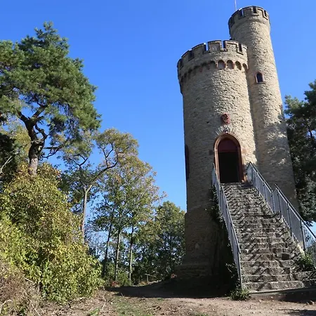 Traumhaus Mit „park“: Landidylle Mitten Im Zentrum